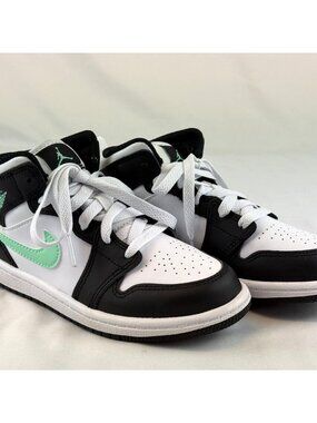 NEW Nike Air Jordan 1 Mid PS PRESCHOOL Sz 13 White Black Green DQ8424-103